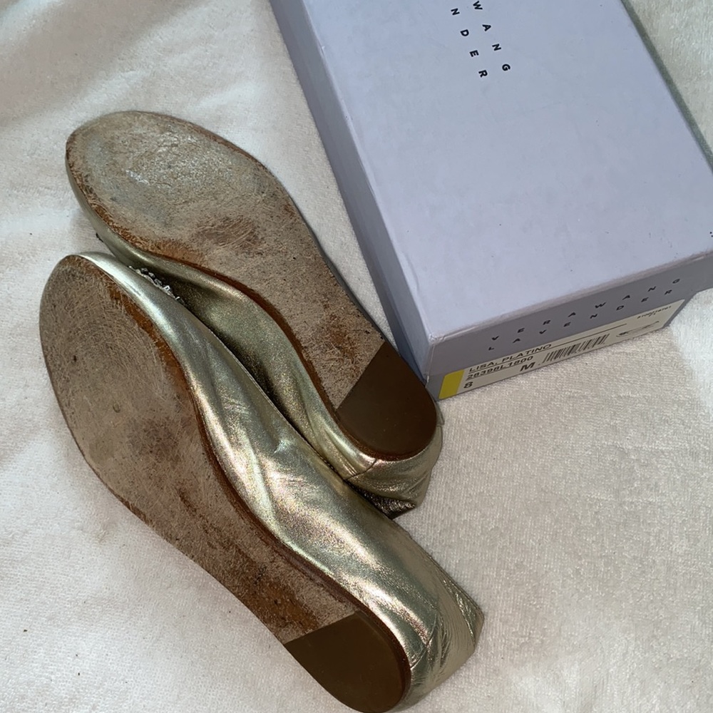 Vera Wang LavenderLisa Platino, 8, gold rhinestone - Picture 4 of 7